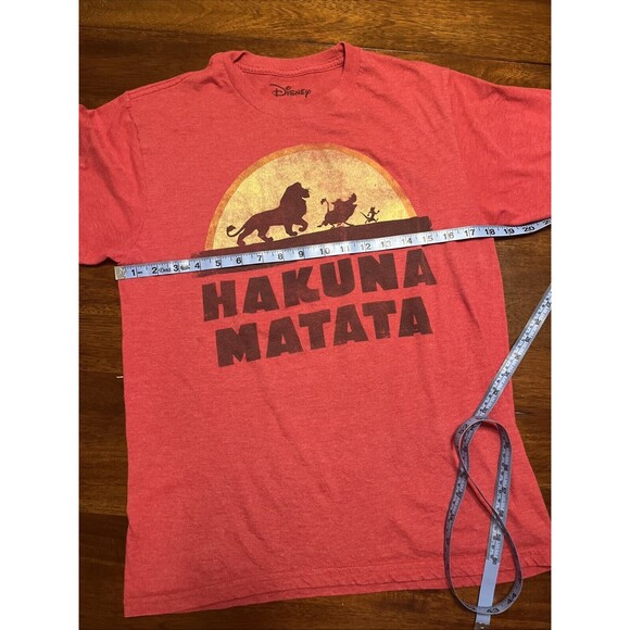 DISNEY Womens Top Medium Lion King Hakuna Matata Tee Shirt Red Graphic Timon - Picture 4 of 6